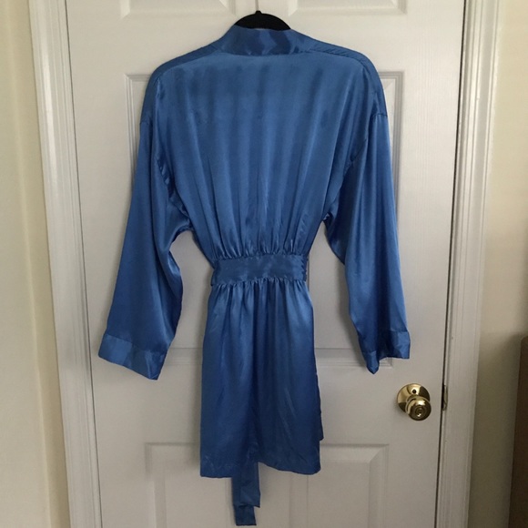 💝 Victoria Secret Blue Satin Robe - Picture 4 of 5